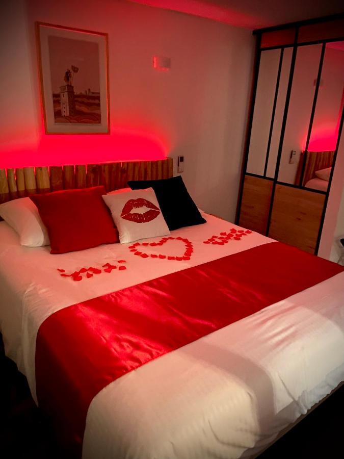 Adorable Guest House Avec Balneo Et Piscine Олон-сюр-Мер Екстер'єр фото